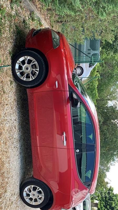 Usata Lancia Ypsilon Gold 85 CV (62 kW) 2016 Rosso Utilitaria