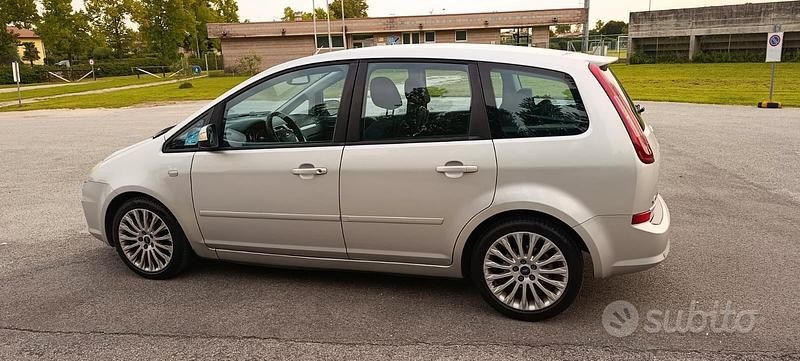 Grigio Usata 2009 Ford C-MAX Monovolume | 2000 € (Buon prezzo) - Immagine 1/4