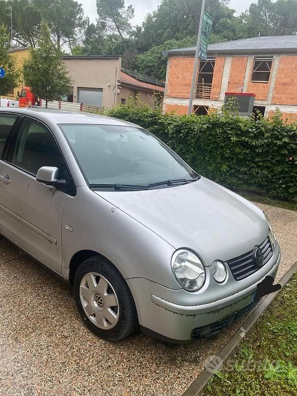 Grigio Usata 2004 VW Polo Due volumi | 3800 € (Buon prezzo) - Immagine 1/4