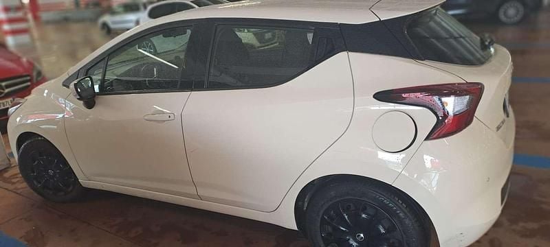Usata Nissan Micra Acenta 90 CV (66 kW) 2018 Argento Utilitaria
