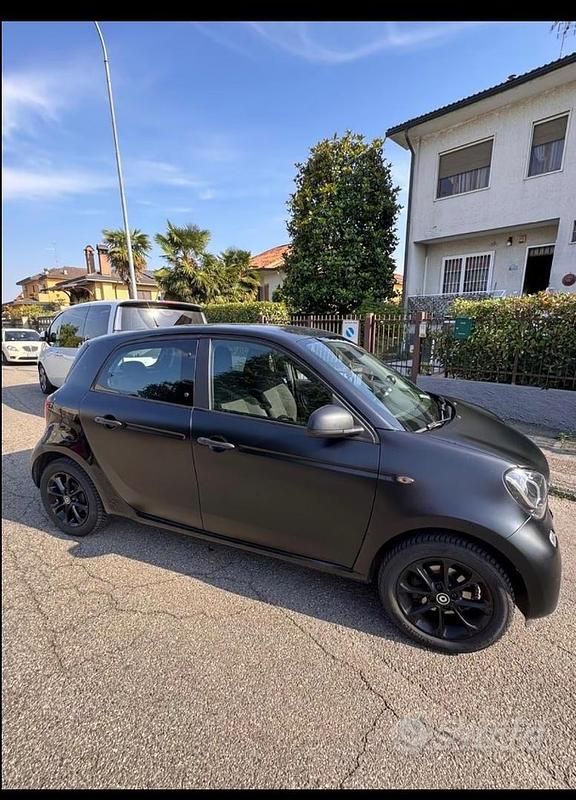 Begagnad Smart ForFour 61 HK (44 kW) 2019 Svart Halvkombi