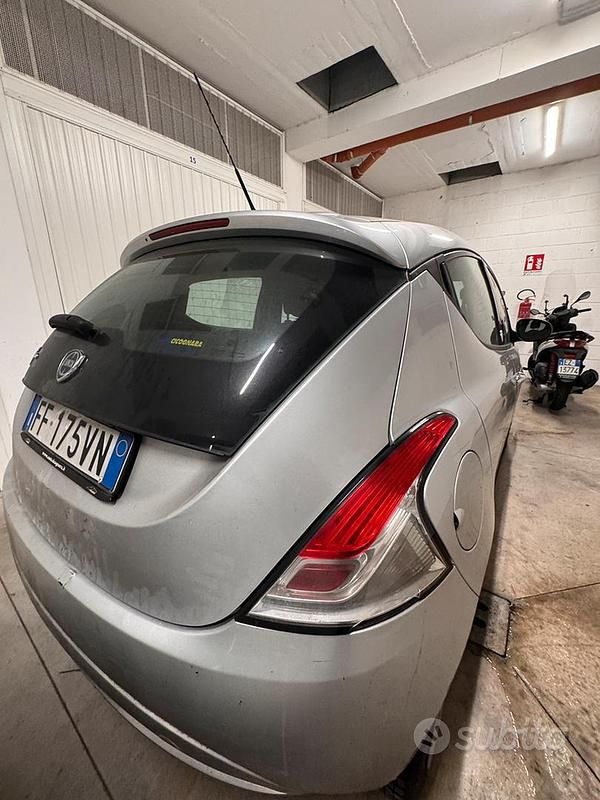 Usata Lancia Ypsilon 2016 Grigio Utilitaria