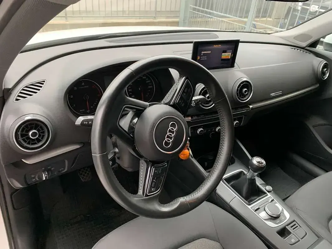 Usata Audi A3 Business 116 CV (85 kW) 2018 Bianco Berlina