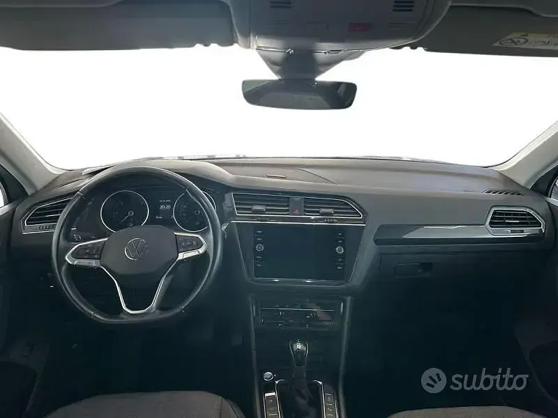 Begagnad VW Tiguan Elegance 150 HK (110 kW) 2022 Grå SUV