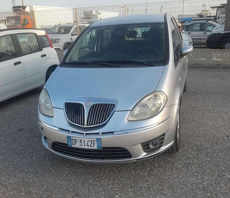 Usata Lancia Musa 69 CV (50 kW) 2008 Monovolume