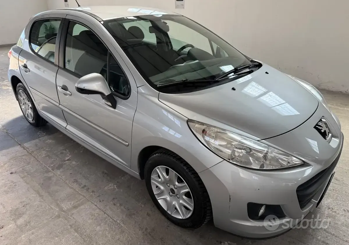 Usata Peugeot 207 68 CV (50 kW) 2014 Grigio Cabrio