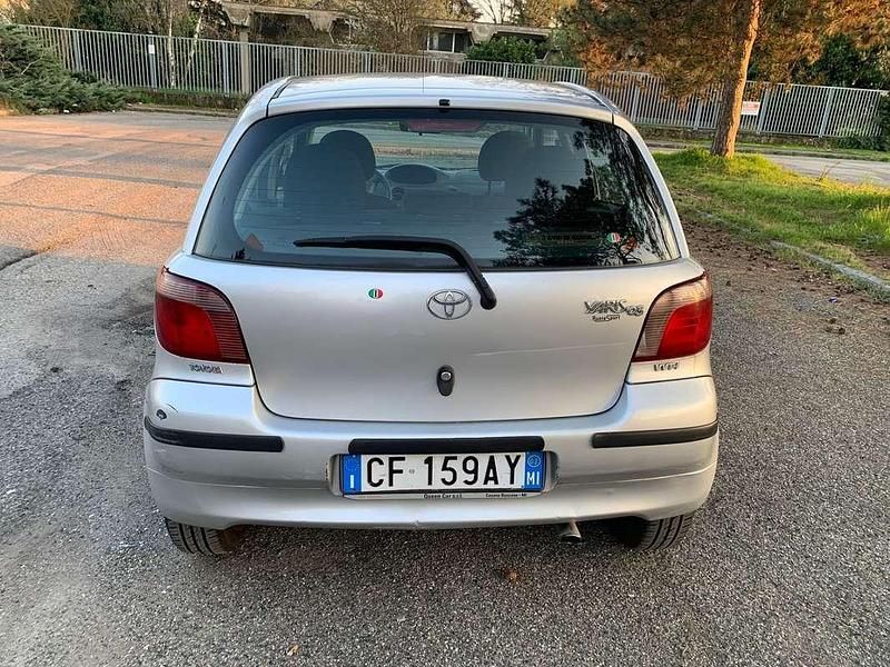 Usata Toyota Yaris 68 CV (50 kW) 2003 Berlina