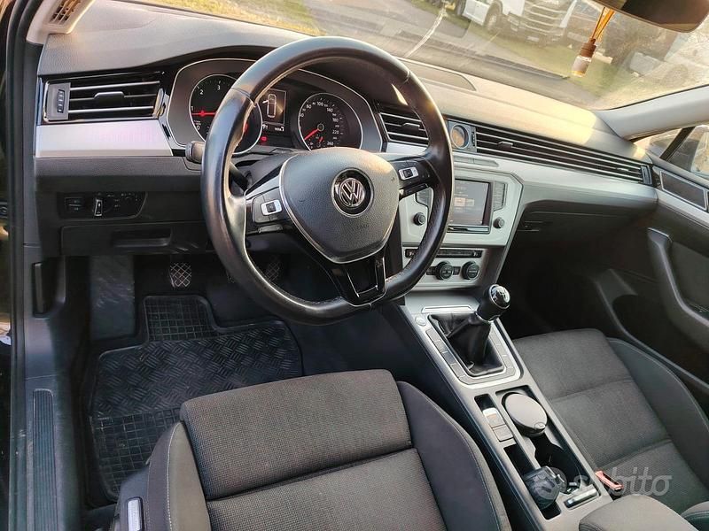 Usata VW Passat 120 CV (88 kW) 2016 Nero Station wagon