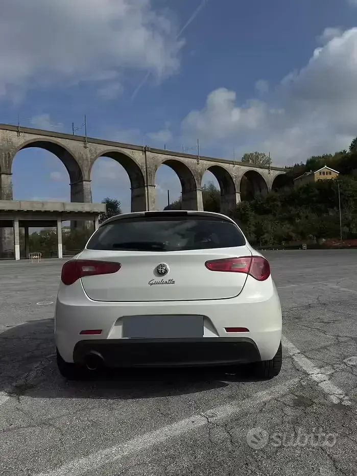 Usata Alfa Romeo Giulietta 105 CV (77 kW) 2011 Utilitaria