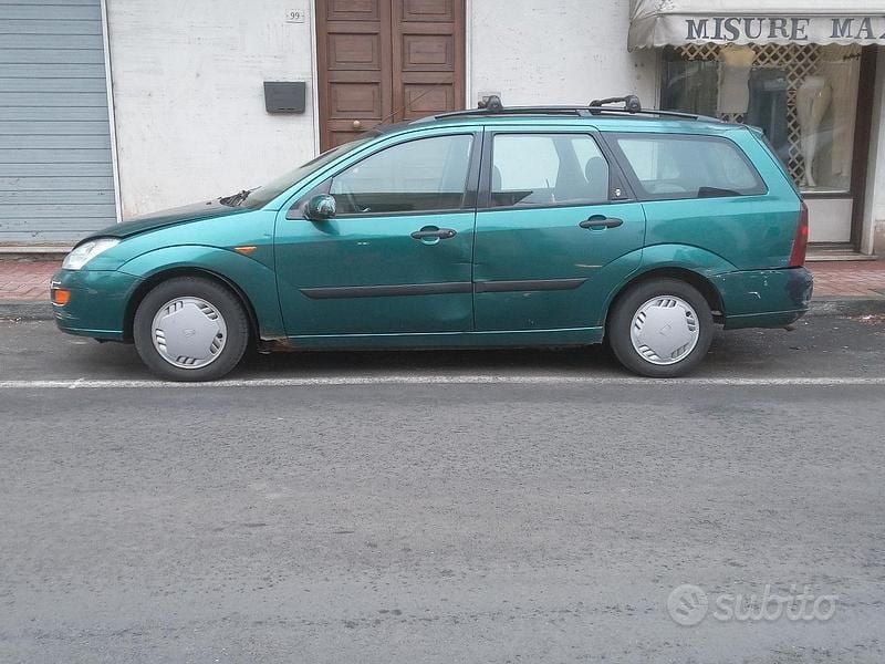 Usata Ford Focus 2001 Verde Station wagon