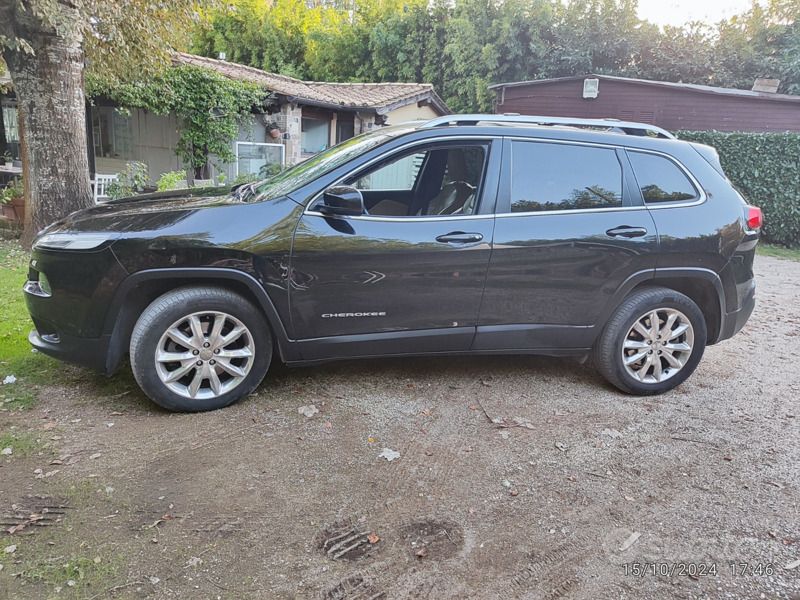 Usata Jeep Cherokee 140 CV (102 kW) 2016 Nero SUV