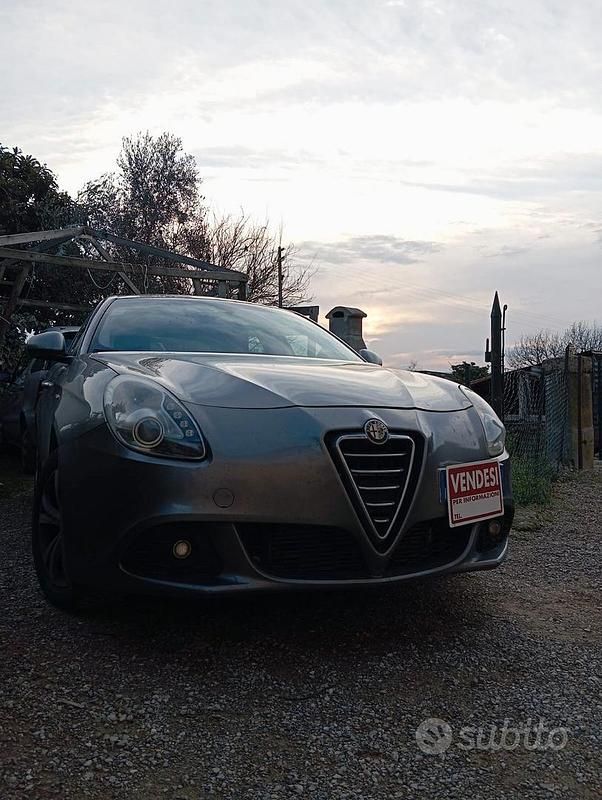 Usata Alfa Romeo Giulietta 2010 Grigio Utilitaria