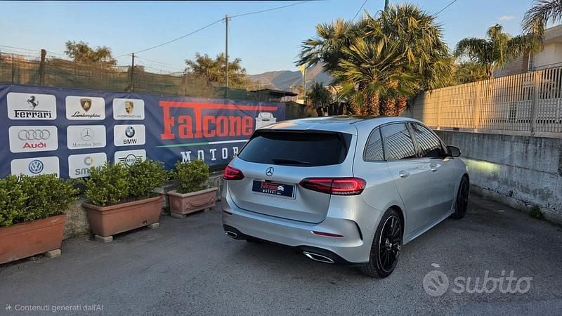 Usata Mercedes B180 Premium 136 CV (100 kW) 2021 Grigio Monovolume