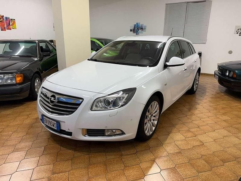 Bianco Usata 2010 Opel Insignia Cosmo Station wagon | 6500 € (Super prezzo) - Immagine 1/4