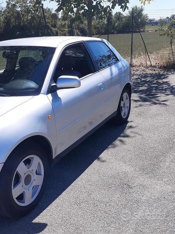 Usata Audi A3 90 CV (66 kW) 2000 Grigio Utilitaria