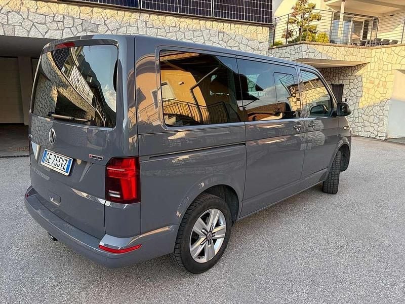 Usata VW Caravelle 150 CV (110 kW) 2021