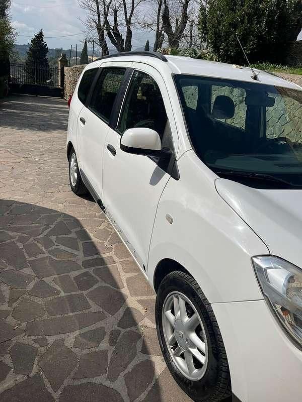 Usata Dacia Lodgy Ambiance 90 CV (66 kW) 2015 Bianco Monovolume