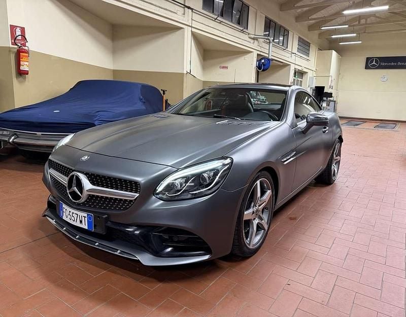 Usata Mercedes SLC180 AMG line 156 CV (114 kW) 2017 Grigio Cabrio
