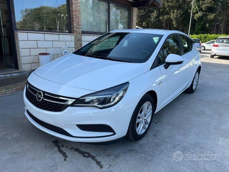 Bianco Usata 2019 Opel Astra Dynamic Berlina | 12.999 € (Buon prezzo) - Immagine 1/4