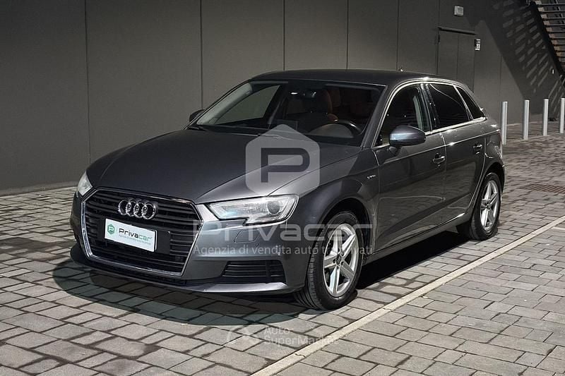 Usata Audi A3 Business 110 CV (80 kW) 2017 Gray Berlina