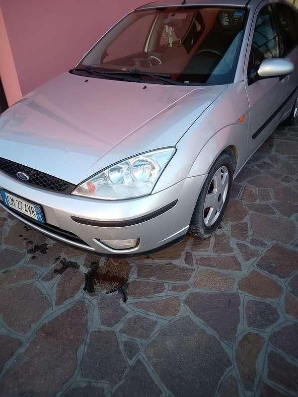 Usata Ford Focus Zetec 101 CV (74 kW) 2004 Berlina