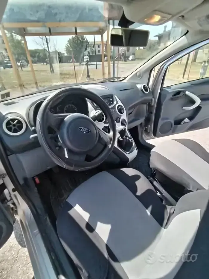 Usata Ford Ka 75 CV (55 kW) 2009 Grigio Utilitaria