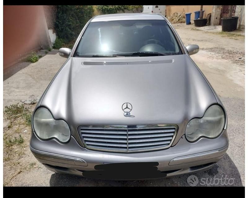 Usata Mercedes C220 Elegance 150 CV (110 kW) 2004 Grigio
