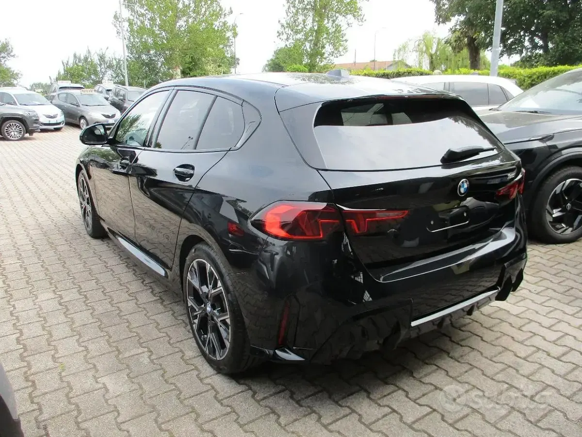 Usata BMW 120 M Sport 170 CV (125 kW) 2025 Nero Utilitaria