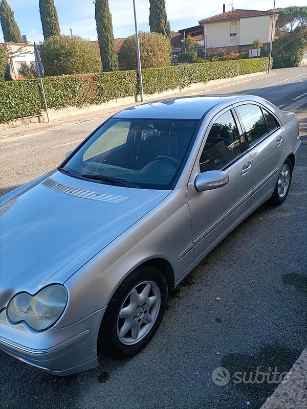 Usata Mercedes 180 2001 Grigio Berlina