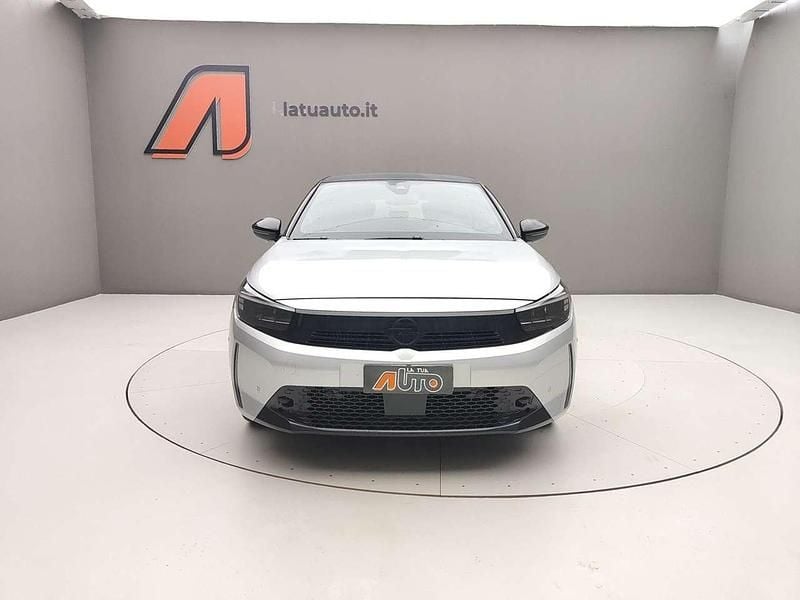Usata Opel Corsa 101 CV (74 kW) 2025 Kristall silver Utilitaria