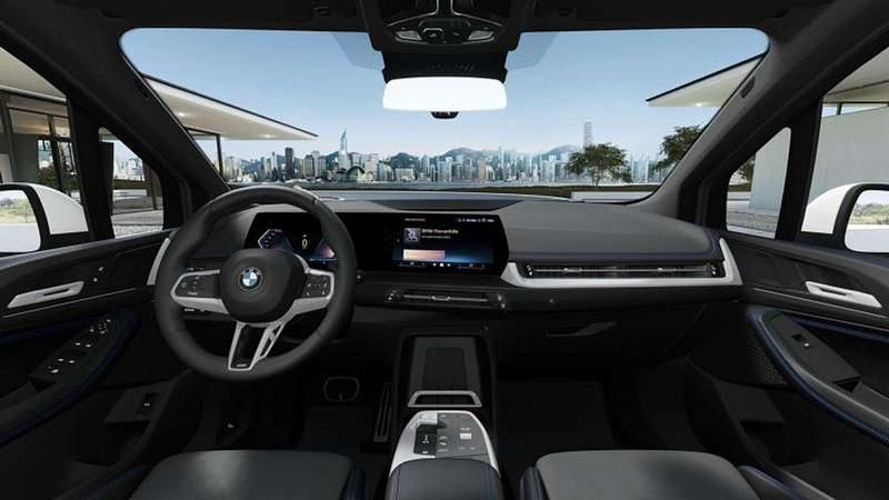 Nuova BMW 220 Active Tourer M Sport 163 CV (119 kW) 2026 Alpin white pastello Monovolume