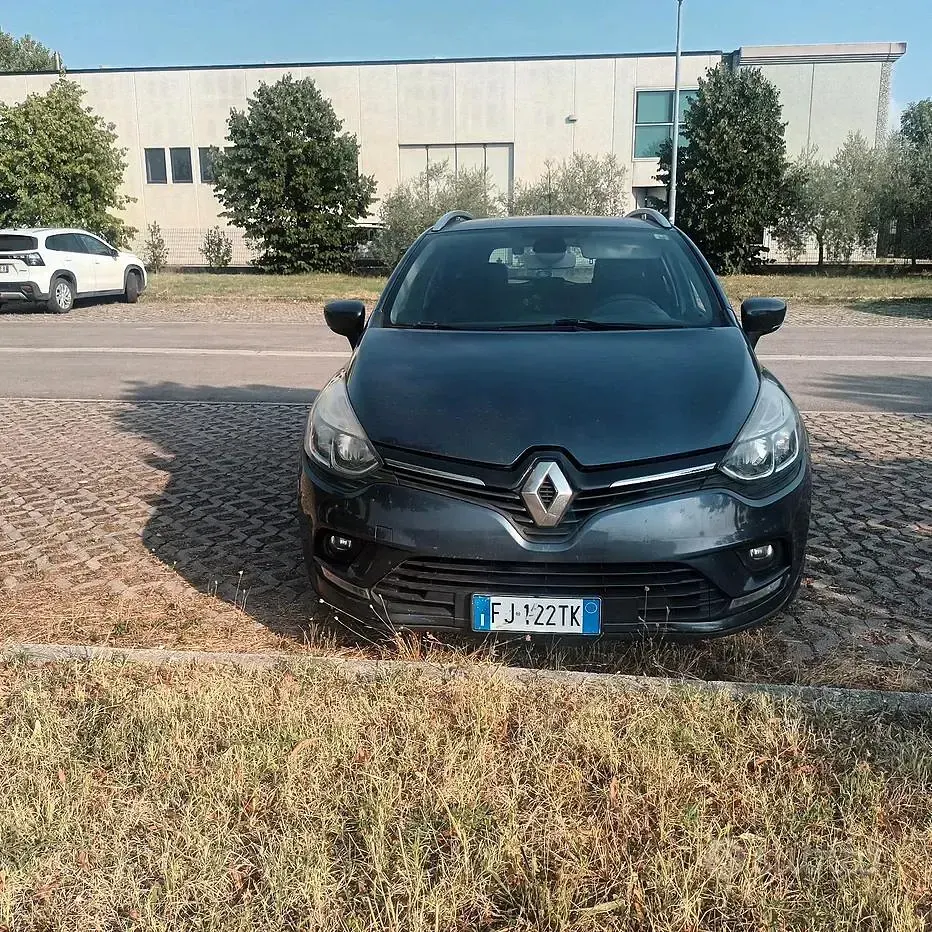 Usata Renault Clio 90 CV (66 kW) 2017 Nero Station wagon
