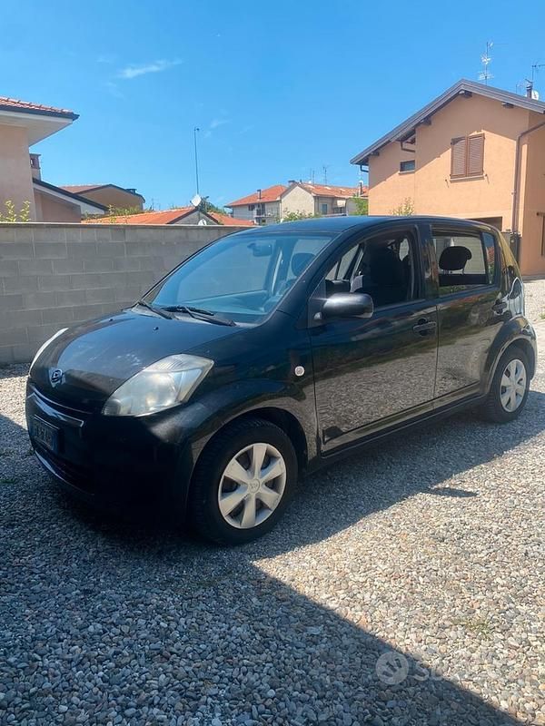Usata 2010 Daihatsu Sirion Due volumi | 2500 € (Super prezzo) - Immagine 1/4