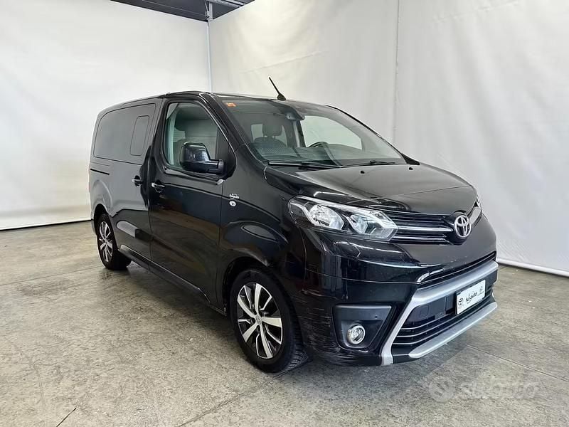 Usata Toyota Proace Verso Executive 120 CV (88 kW) 2021 Nero Station wagon