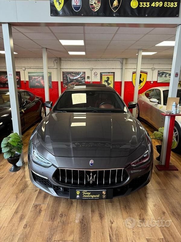 Usata Maserati Ghibli GranLusso 275 CV (202 kW) 2018 Grigio Berlina