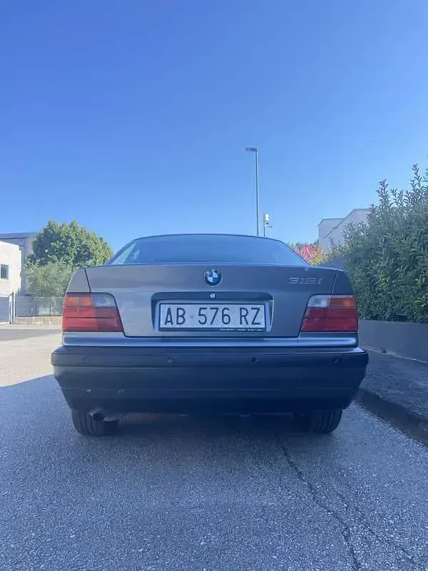 Usata BMW 318 Efficient Dynamics 116 CV (85 kW) 1995 Grigio Berlina