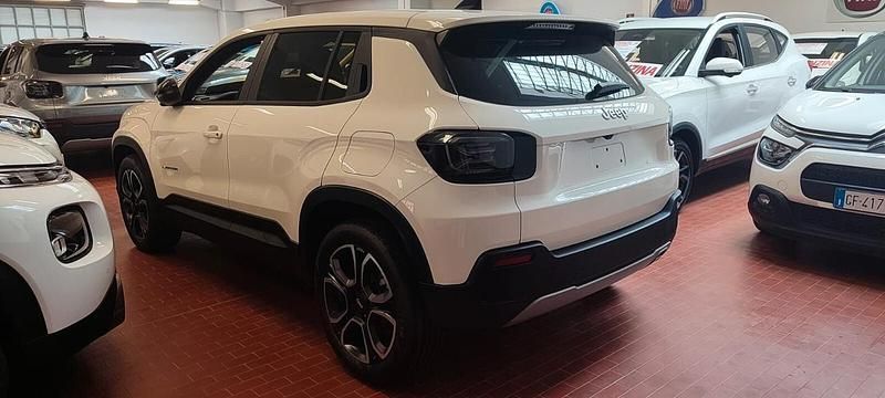 Usata Jeep Avenger Summit 100 CV (73 kW) 2024 Bianco SUV