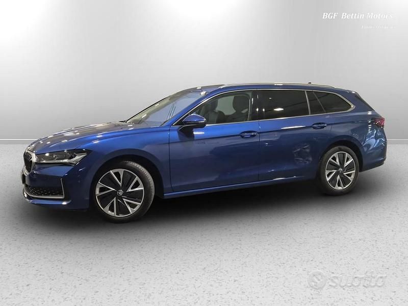 Usata Skoda Superb Style 150 CV (110 kW) 2025 Blu Station wagon