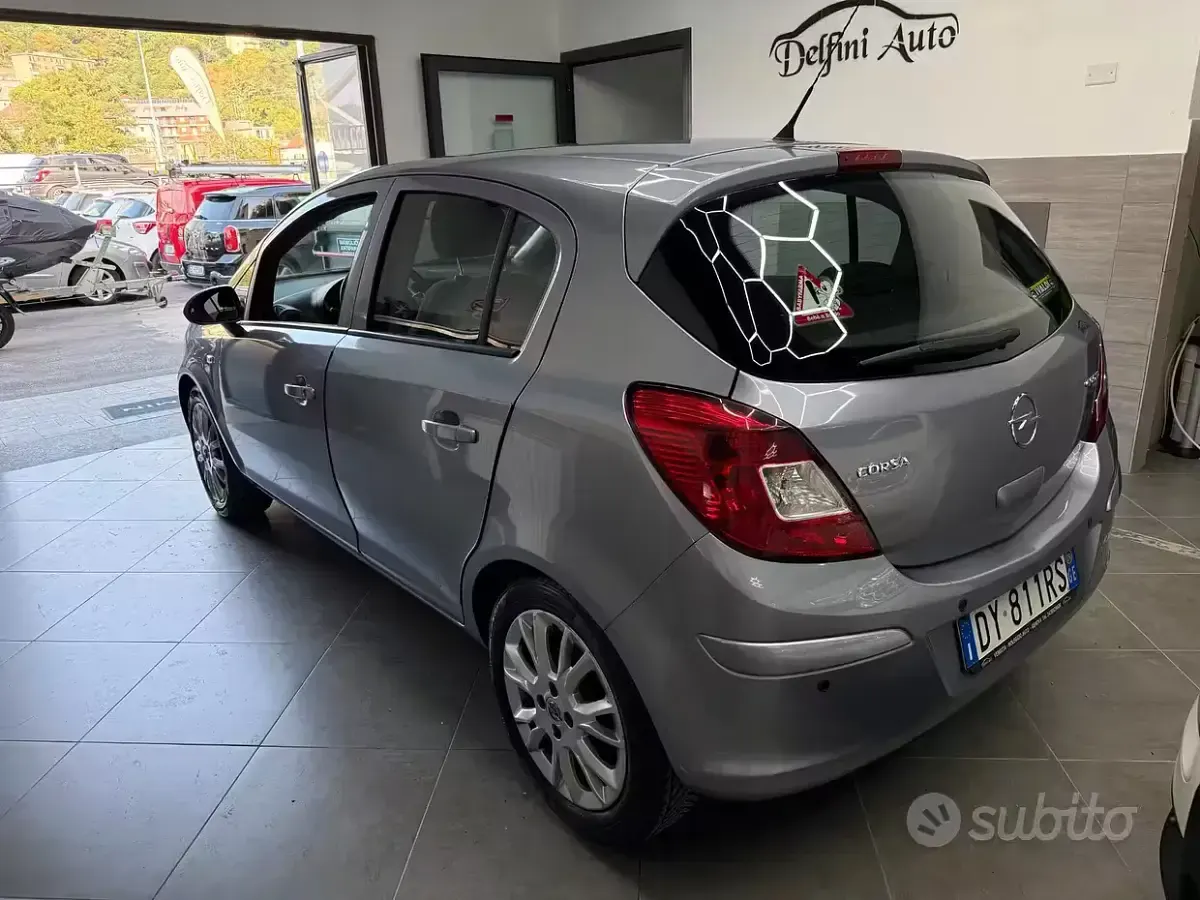 Usata Opel Corsa Club 75 CV (55 kW) 2009 Grigio Utilitaria