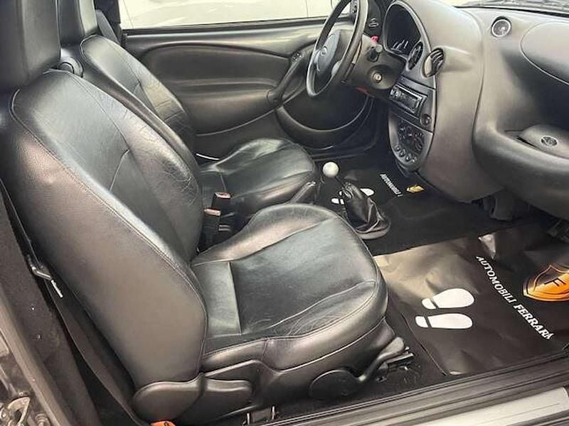 Usata Ford StreetKa 95 CV (69 kW) 2003 Grigio chiaro Cabrio