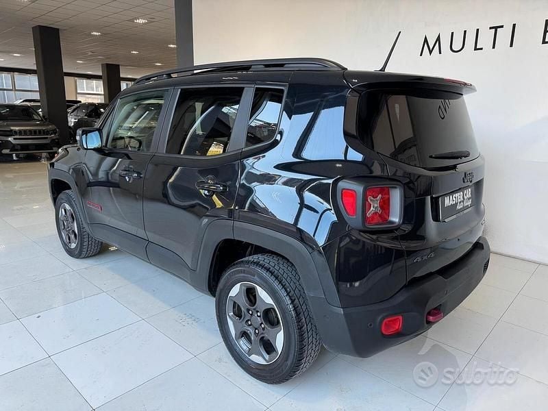 Usata Jeep Renegade Trailhawk 170 CV (125 kW) 2017 Nero SUV