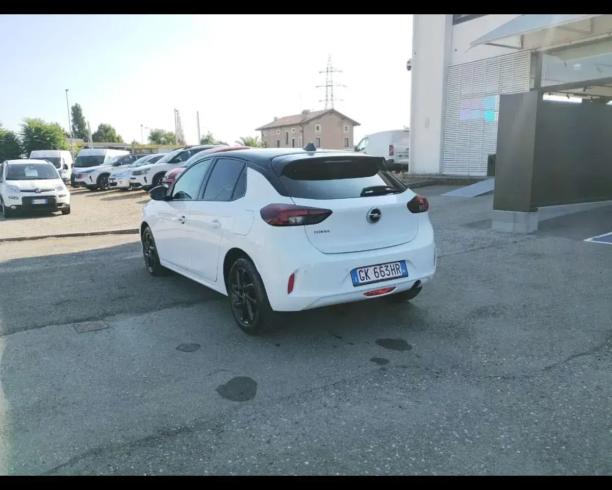 Usata Opel Corsa Design Edition 75 CV (55 kW) 2023 Bianco Utilitaria