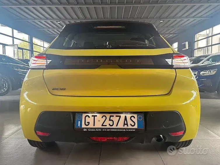 Usata Peugeot 208 Active 75 CV (55 kW) 2024 Verde Utilitaria