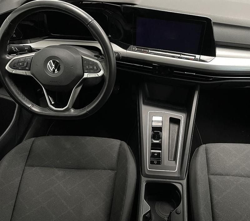 Usata VW Golf VIII Life 110 CV (80 kW) 2022 Bianco Berlina