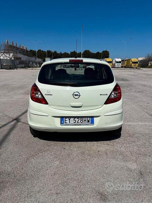 Usata Opel Corsa 75 CV (55 kW) 2013 Utilitaria