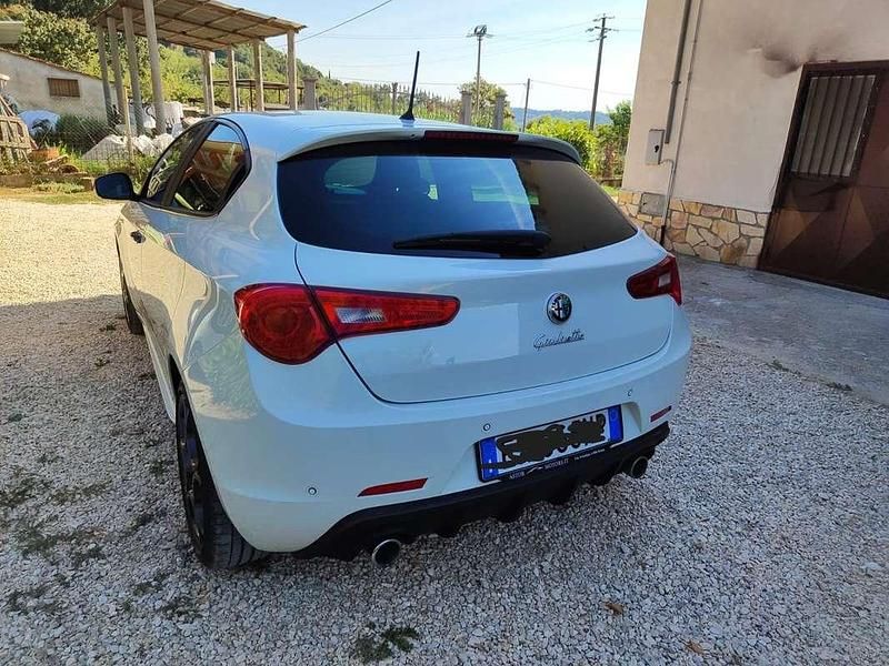 Usata Alfa Romeo Giulietta Sprint 150 CV (110 kW) 2015 Bianco Berlina