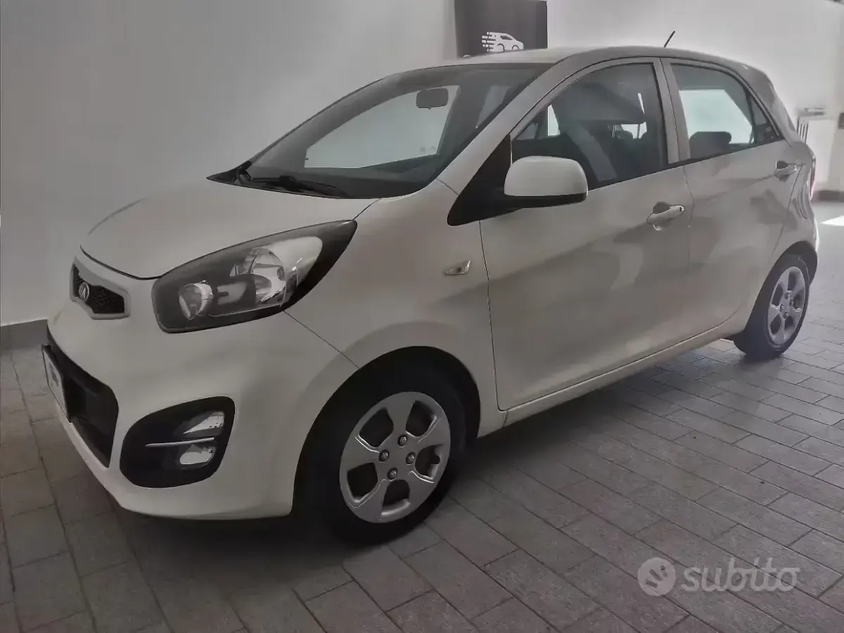 Usata Kia Picanto 69 CV (50 kW) 2013 Bianco Utilitaria