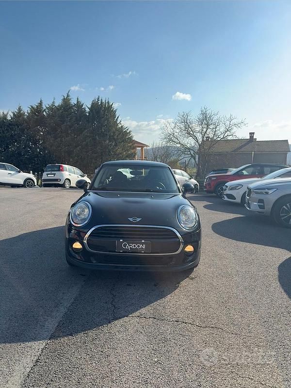 Usata Mini Cooper D Hype 116 CV (85 kW) 2018 Nero Utilitaria