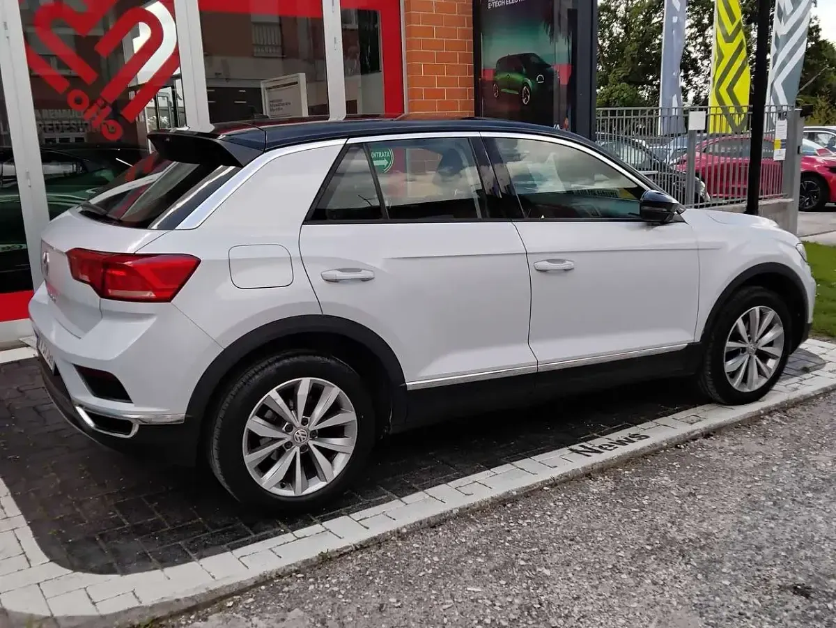 Usata VW T-Roc 116 CV (85 kW) 2019 Argento SUV