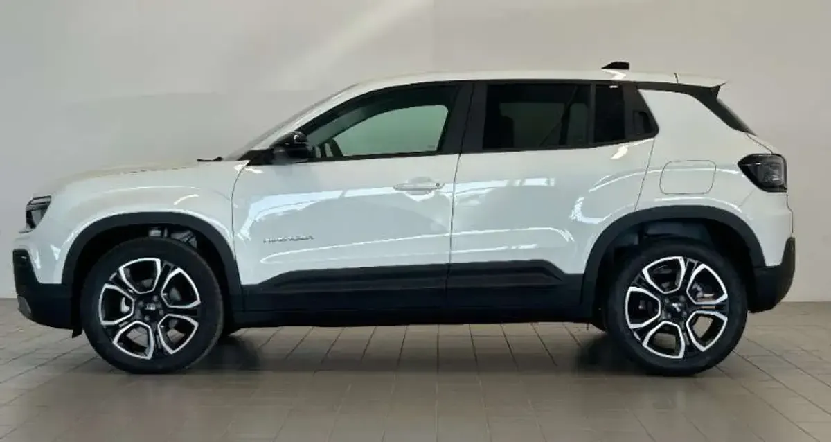 Usata Jeep Avenger Summit 101 CV (74 kW) 2024 Bianco SUV
